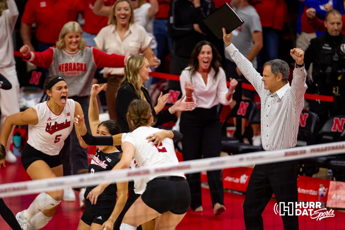 No. 2 Huskers Take Down No. 1 Wisconsin in Five-Set Thriller