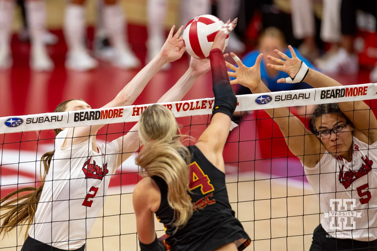 No. 2 Huskers defeat No. 20 Trojans, but Batenhorst gets warm welcome